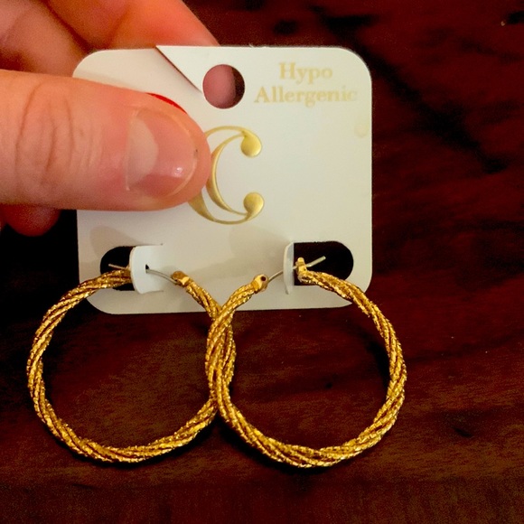 Gold-colored hoops never worn - Picture 1 of 1